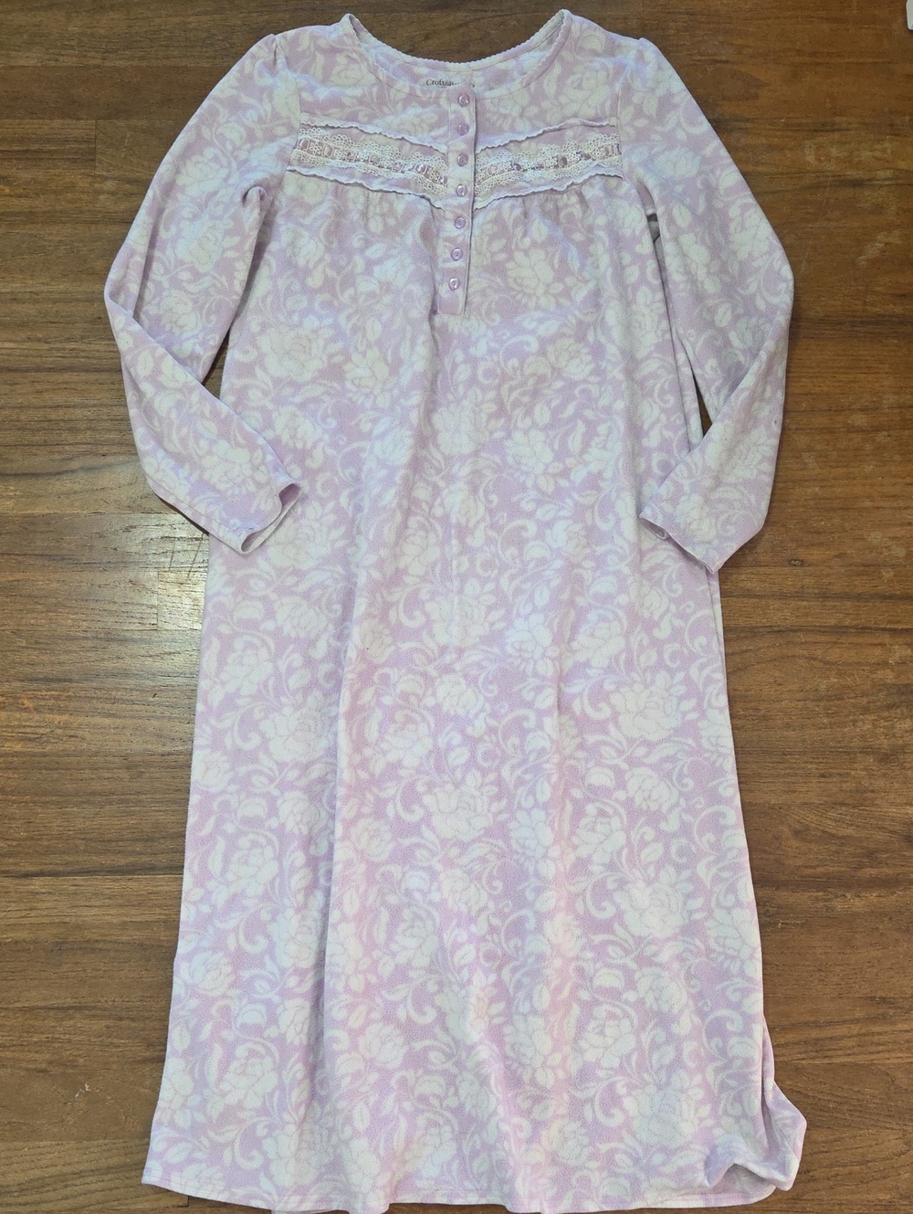 Croft & barrow Fleece Pink and White Floral Long Sleeve Nightgown